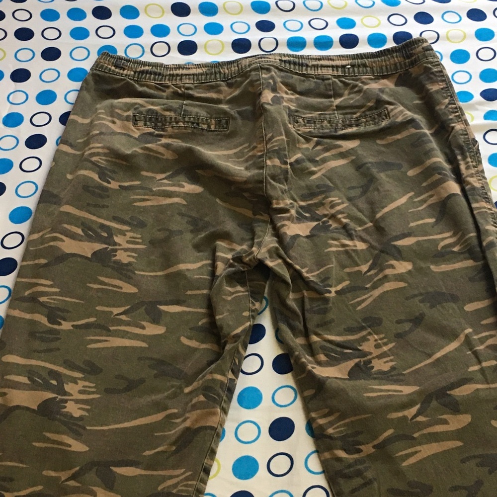 Cotton On - Camouflage Cargo Pants